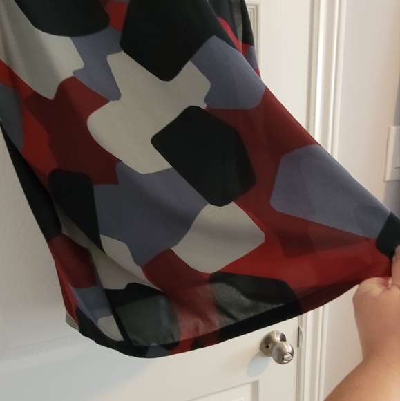 Sleeveless pattern blouse - Picture 4 of 4